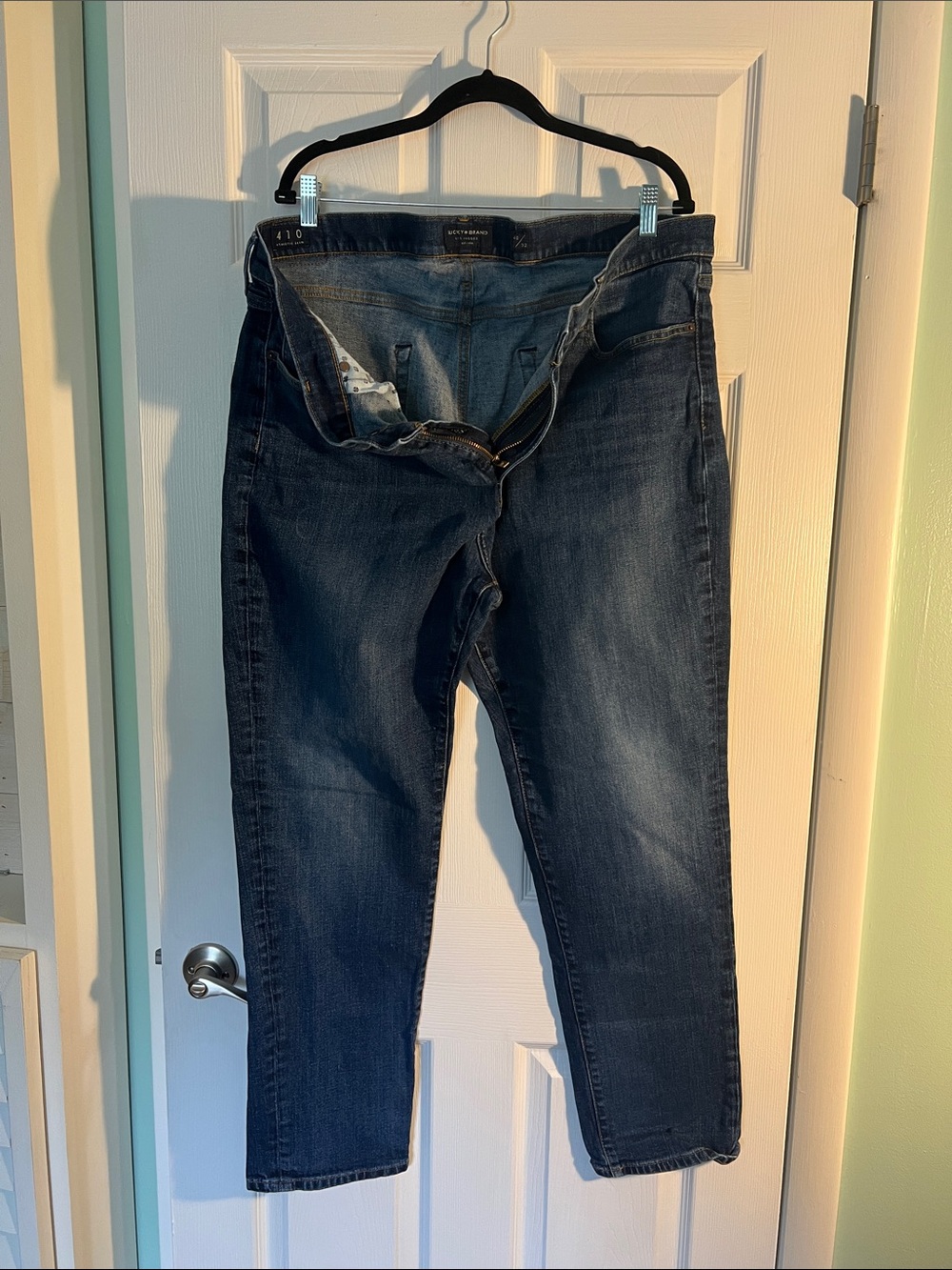Men’s Lucky Brand 410 Athletic Slim - Size 40x32